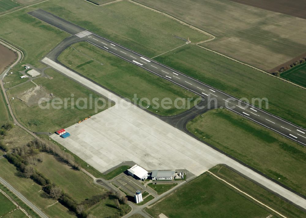 Aerial photograph Cochstedt - Der Flughafen Magdeburg-Cochstedt an der Harzstraße in der Nähe von Cochstedt in Sachsen-Anhalt. The airport Magdeburg-Cochstedt at the street Harzstrasse near Cochstedt in Saxony-Anhalt.