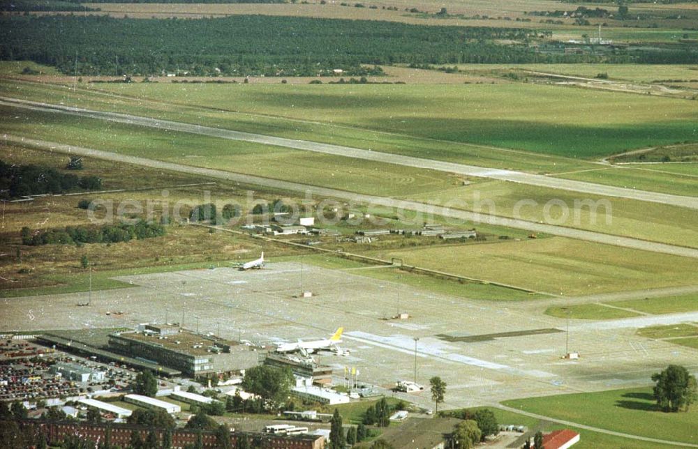 Flughafen Schönefeld from above - 05.09.1993 Flughafen Schönefeld