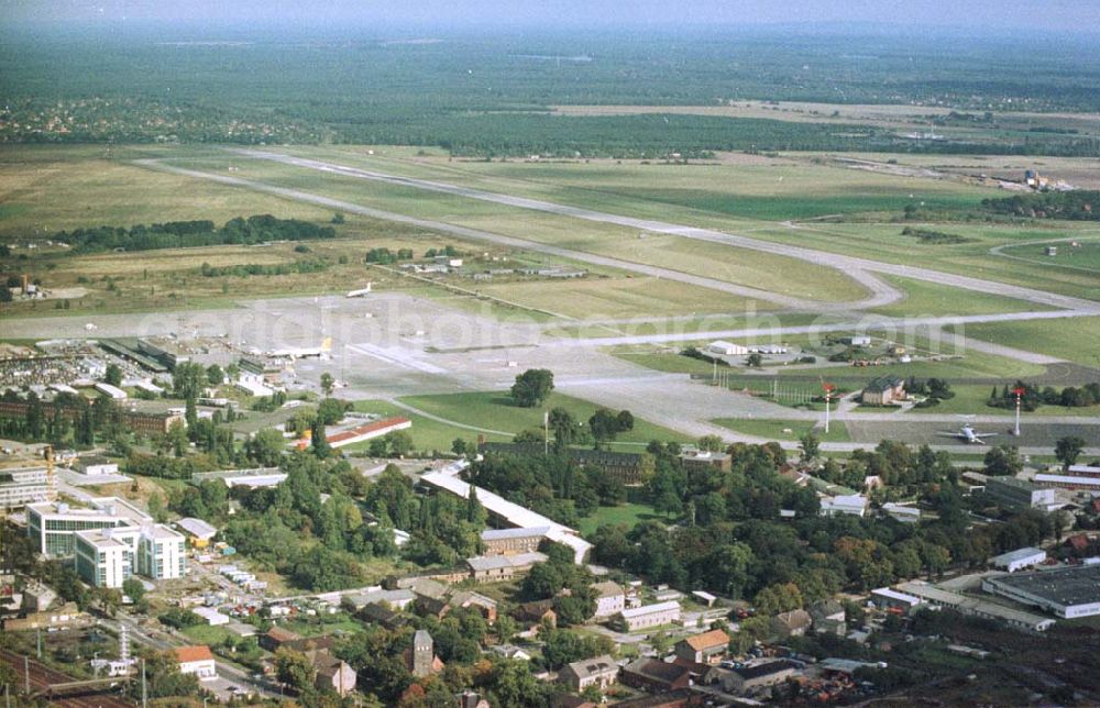 Flughafen Schönefeld, Brandenburg from the bird's eye view: 04.10.1993 Flughafen Schönefeld, Brandenburg