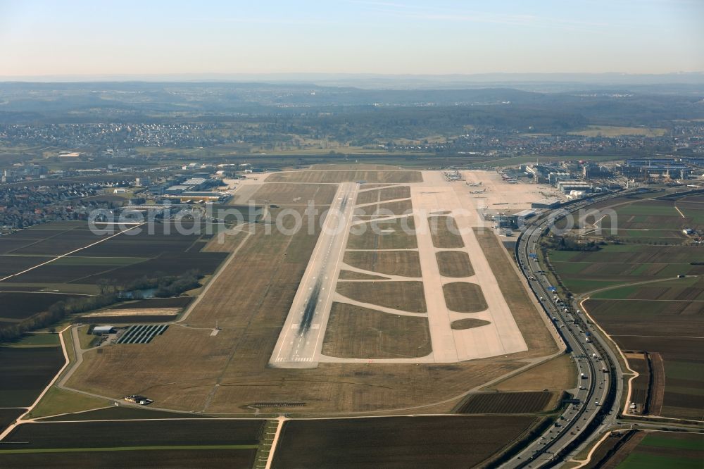 Aerial photograph Stuttgart - Runway of Stuttgart Airport ( IATA: STR, ICAO code: EDDS ) in the state of Baden-Wuerttemberg