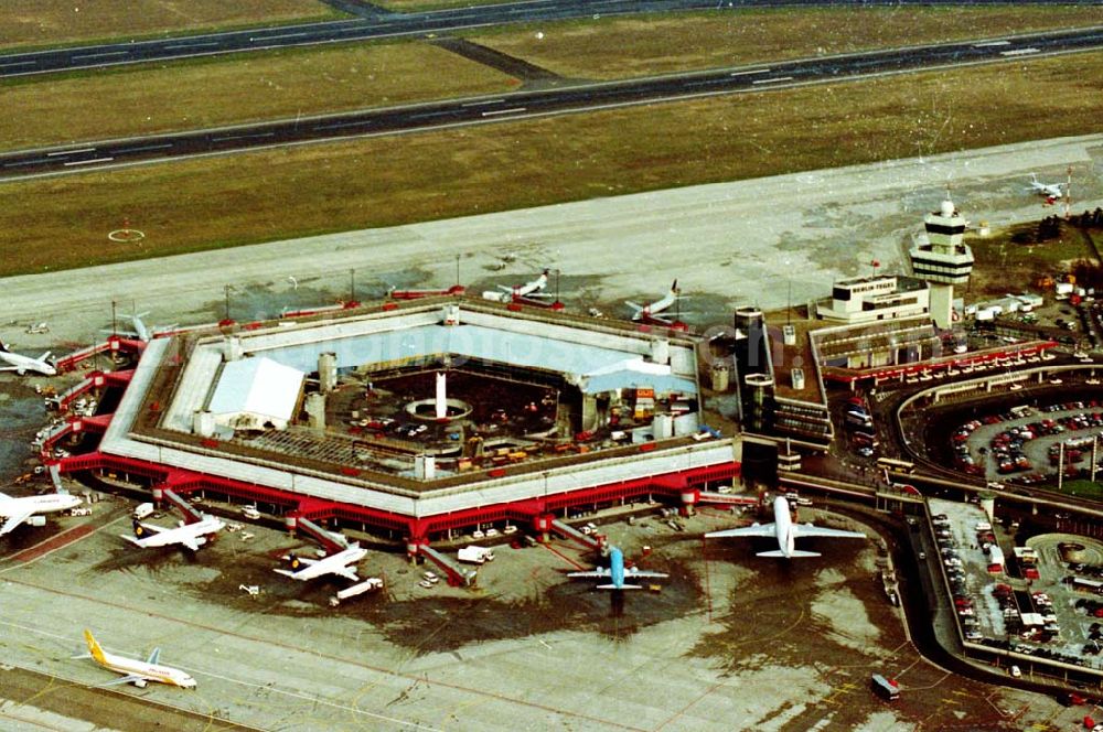 Aerial image Berlin - 12.02.1995 Flughafen Tegel (Ausbauphase)