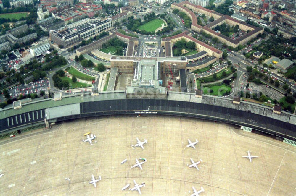 Berlin from the bird's eye view: 02.10.1994 Berlin Flughafen Tempelhof