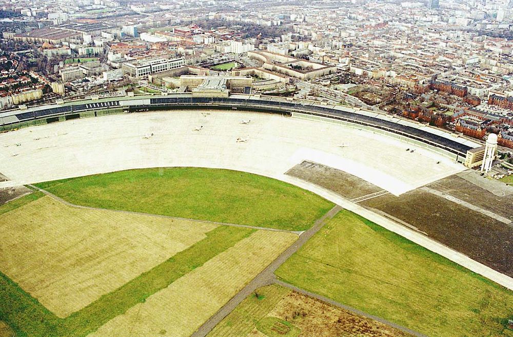 Berlin / Tempelhof from the bird's eye view: 14.02.1995 Flughafen Tempelhof