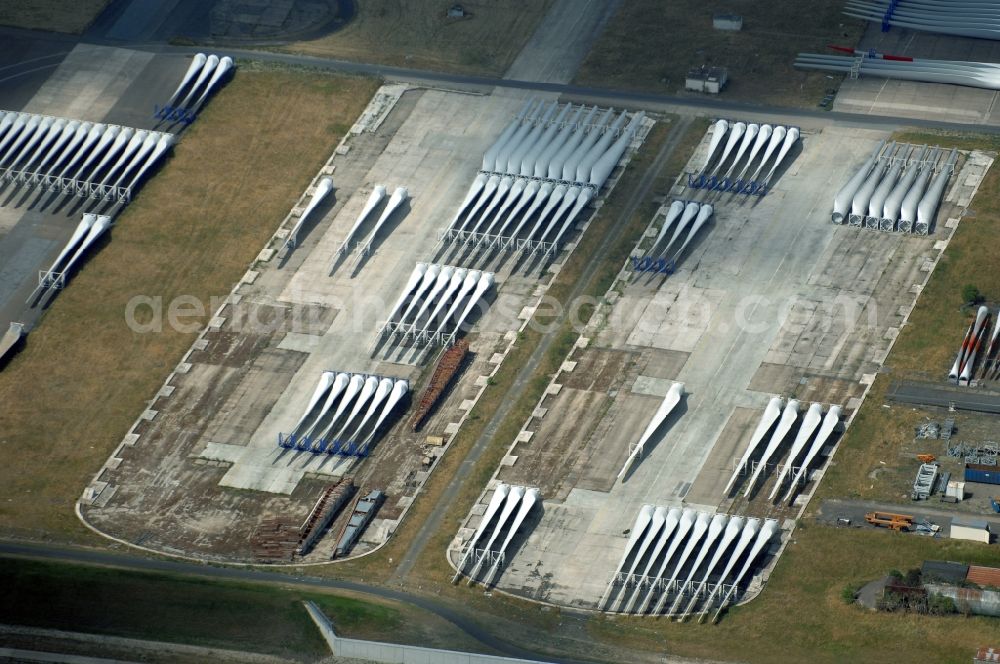 Aerial photograph Ahlhorn - Runway with tarmac terrain of airfield Ahlhorner Heide in Ahlhorn in the state Lower Saxony, Germany