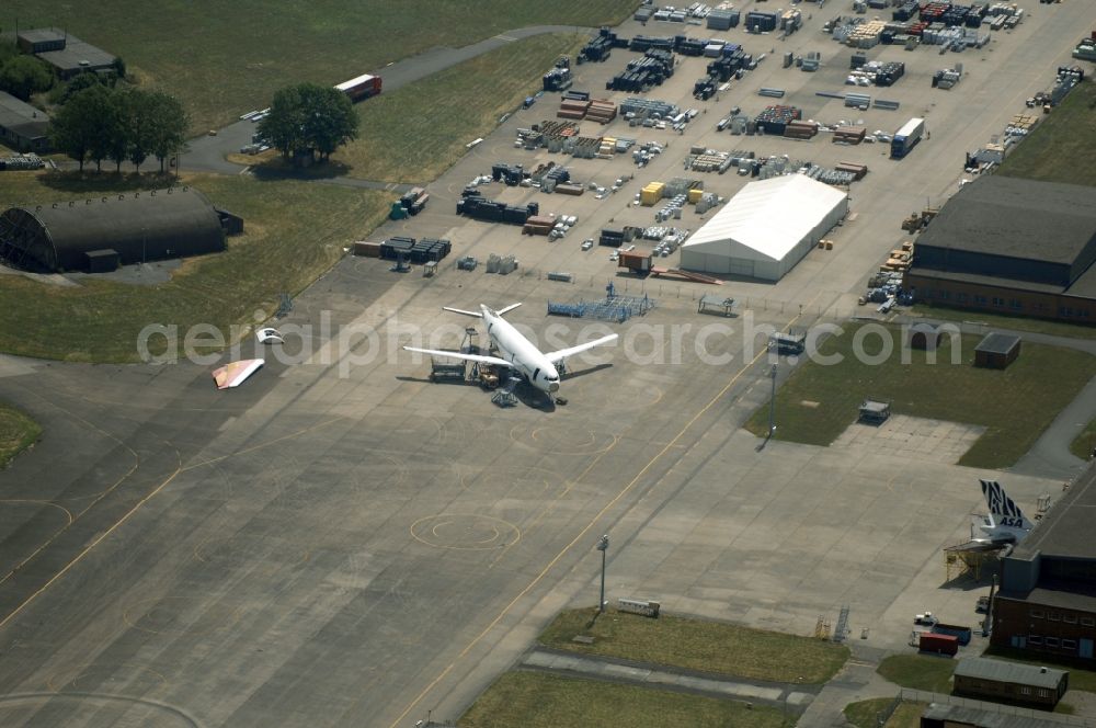 Aerial image Ahlhorn - Runway with tarmac terrain of airfield Ahlhorner Heide in Ahlhorn in the state Lower Saxony, Germany