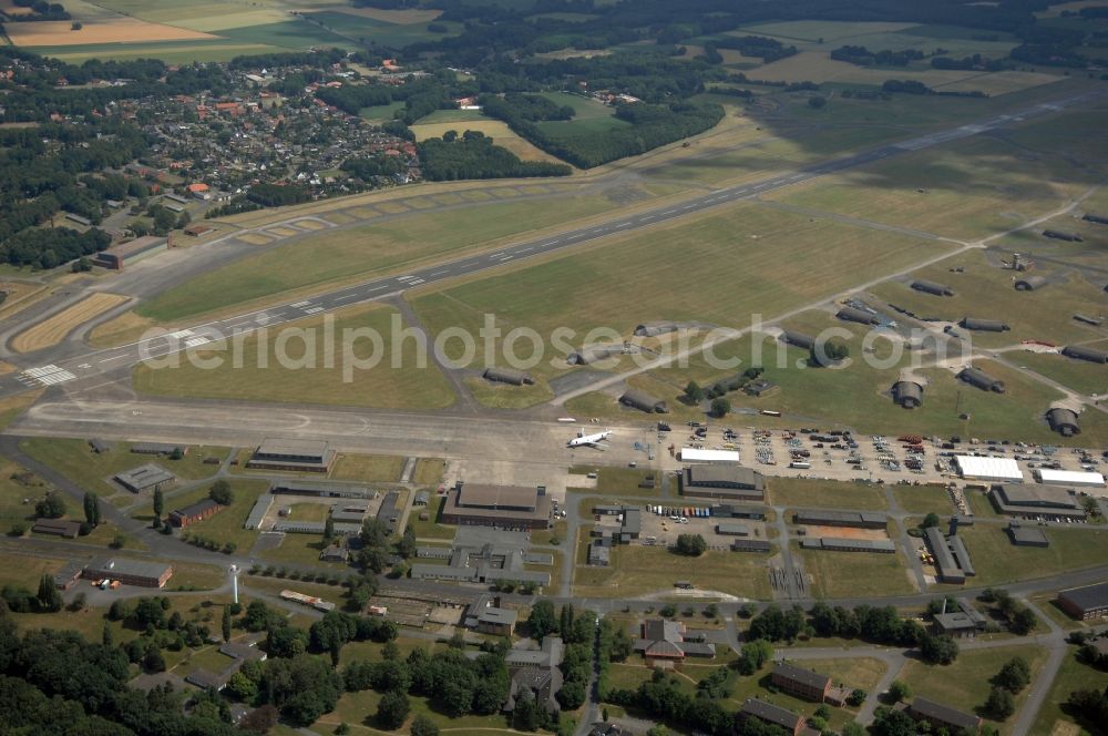 Ahlhorn from the bird's eye view: Runway with tarmac terrain of airfield Ahlhorner Heide in Ahlhorn in the state Lower Saxony, Germany