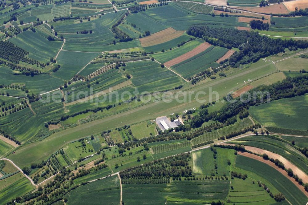 Ettenheim from the bird's eye view: Runway with tarmac terrain of airfield Altdorf-Wallburg EDSW in Ettenheim in the state Baden-Wuerttemberg