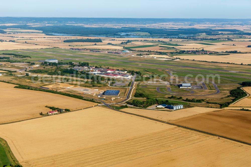 Aerial photograph Saint-Julien-les-Gorze - Runway with tarmac terrain of airfield Chambley Planet'Air in Saint-Julien-les-Gorze in Grand Est, France