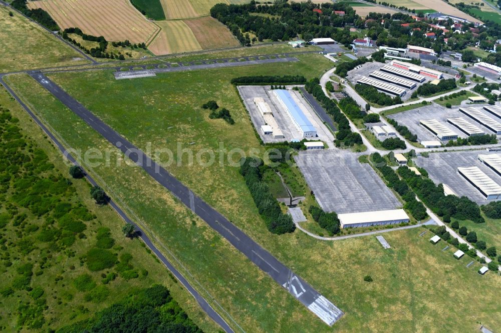 Aerial image Geldersheim - Runway with tarmac terrain of airfield Conn Barracks in Geldersheim in the state Bavaria, Germany