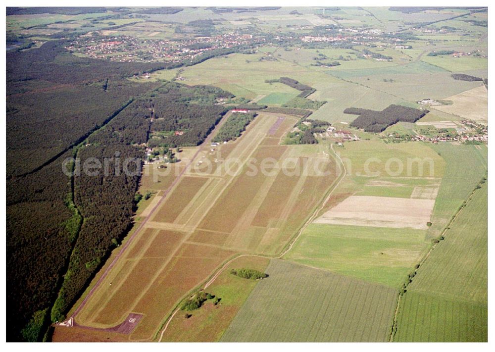 Eggersdorf bei Müncheberg / BRB from the bird's eye view: Flugplatz Eggersdorf bei Müncheberg in Brandenburg.