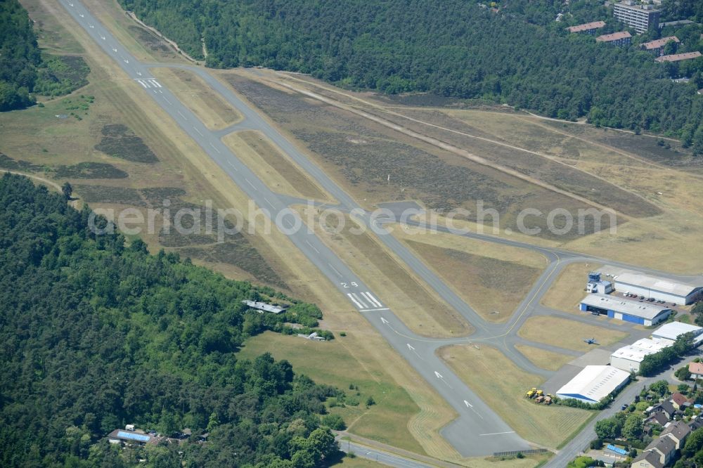 Aerial photograph Bielefeld - Runway with tarmac terrain of airfield Flughafen Bielefeld GmbH in Bielefeld in the state North Rhine-Westphalia