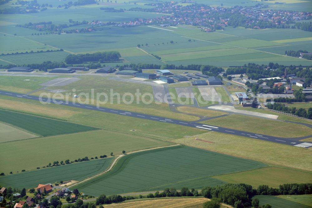 Bückeburg from above - Runway with tarmac terrain of airfield Achum in Bueckeburg in the state Lower Saxony