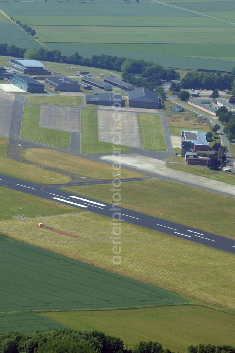 Aerial photograph Bückeburg - Runway with tarmac terrain of airfield Achum in Bueckeburg in the state Lower Saxony