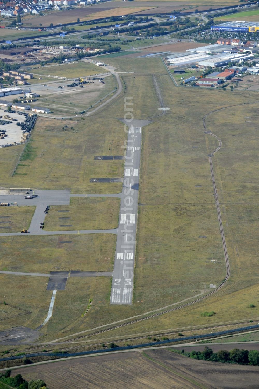 Aerial image Mannheim - Runway with tarmac terrain of airfield Flugplatz Coleman in Mannheim in the state Baden-Wuerttemberg