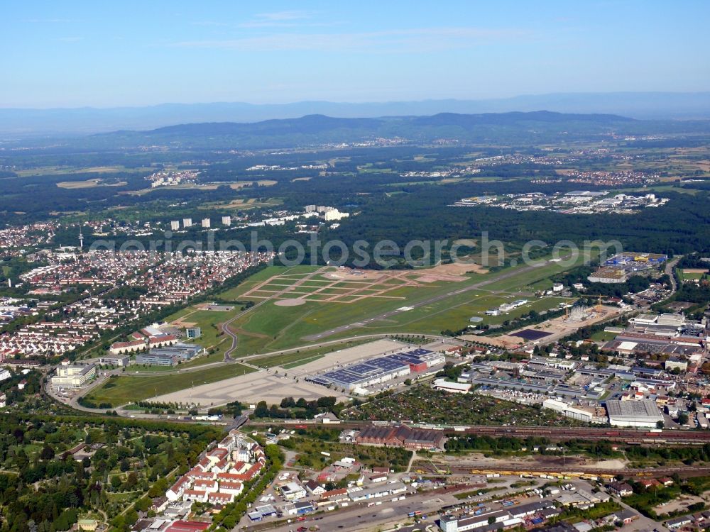 Aerial photograph Freiburg im Breisgau - Runway with tarmac terrain of airfield in Freiburg im Breisgau in the state Baden-Wuerttemberg, Germany