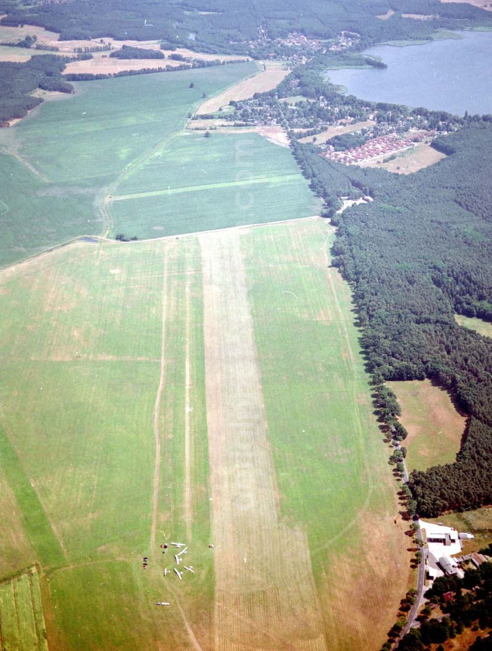 Friedersdorf from the bird's eye view: Flugplatz Friedersdorf bei Königs Wusterhausen / BRB. 09.07.02