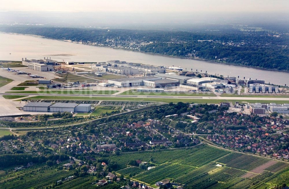 Hamburg from above - Airfield Hamburg-Finkenwerder