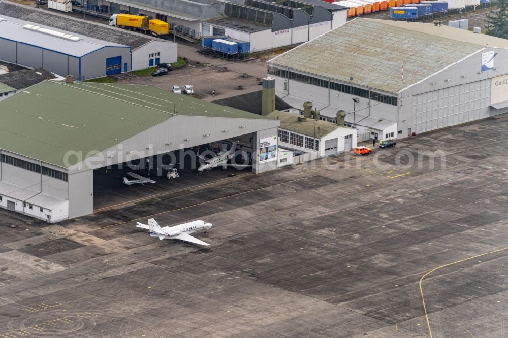 Aerial image Lahr/Schwarzwald - Airfield hangars of Lahrer Flugbetriebs GmbH & Co. KG in Lahr/Schwarzwald in the state Baden-Wuerttemberg, Germany