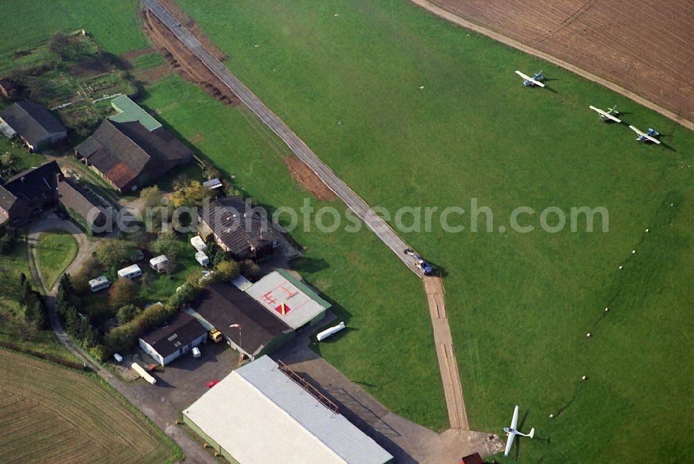 Aerial image Kamp-Lintfort - Runway with tarmac terrain of airfield Kamp-Lintfort in the state North Rhine-Westphalia