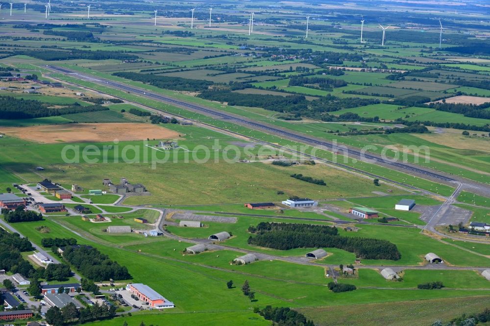 Aerial photograph Leck - Runway with tarmac terrain of airfield in Leck in the state Schleswig-Holstein, Germany