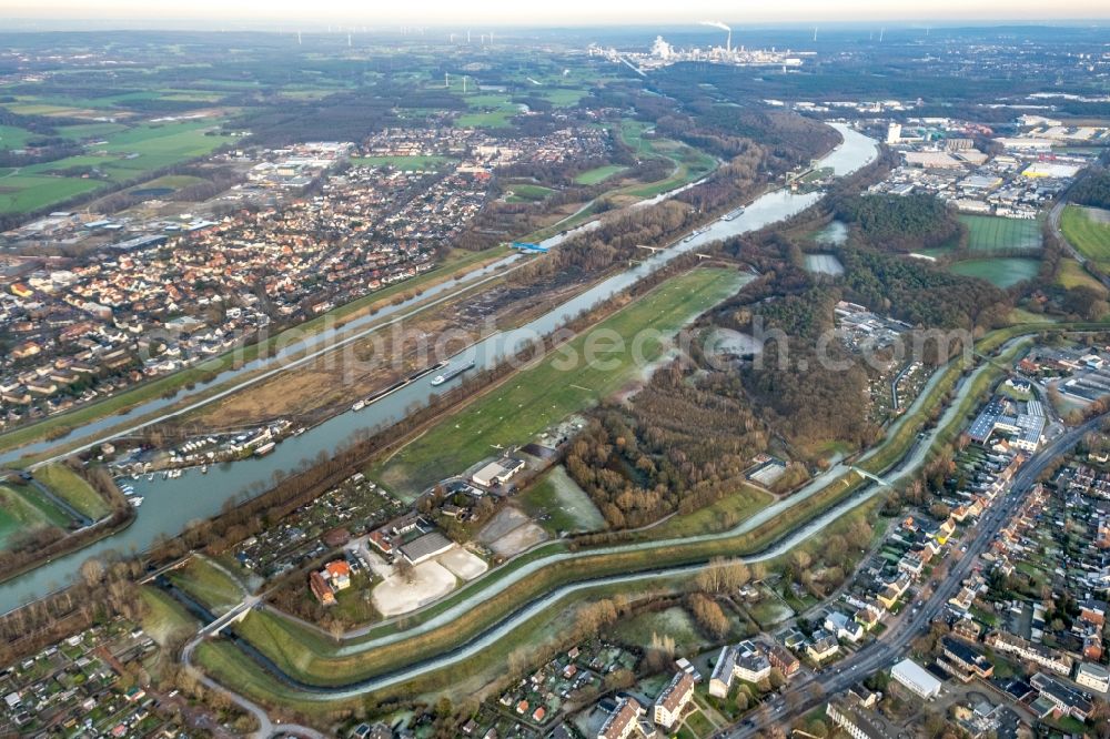 Aerial photograph Dorsten - Runway with tarmac terrain of airfield Luftsportverein Dorsten e.V. Im Ovelguenne in Dorsten in the state North Rhine-Westphalia