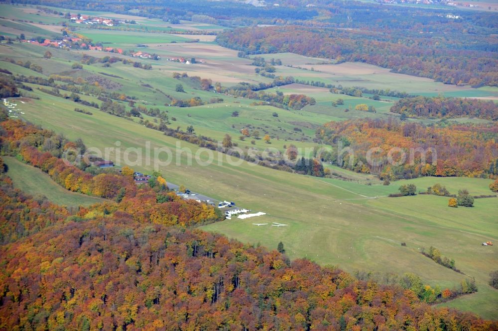 Aerial image Eschershausen - View of the nature reserve Ithwiesen in Eschershausen in the state Lower Saxony. Amidst the Ithwiesen is the gliding airfield of the aviation sport association Ithwiesen