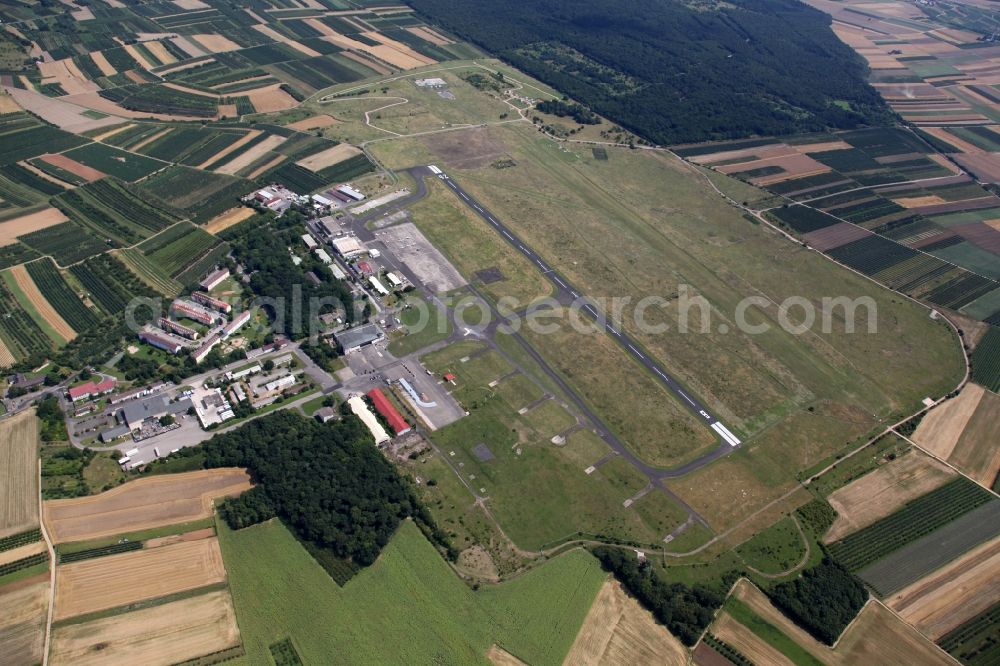 Mainz from above - Site of the airfield Mainz-Finthen in Layenhof in Mainz in Rhineland-Palatinate