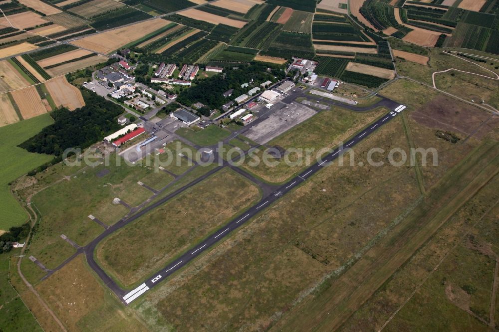 Mainz from the bird's eye view: Site of the airfield Mainz-Finthen in Layenhof in Mainz in Rhineland-Palatinate