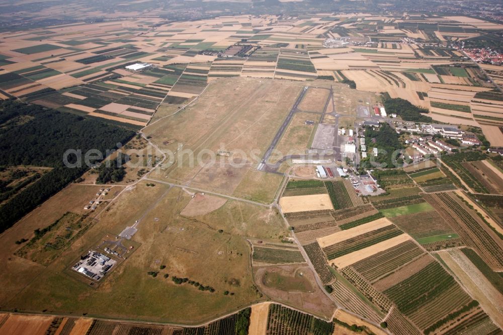 Aerial image Mainz - Site of the airfield Mainz-Finthen in Layenhof in Mainz in Rhineland-Palatinate