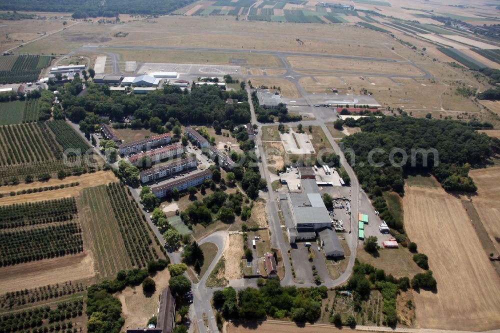 Wackernheim from above - Grounds of the airfield on the Mainz-Finthen Layenhof in Mainz in Rhineland-Palatinate