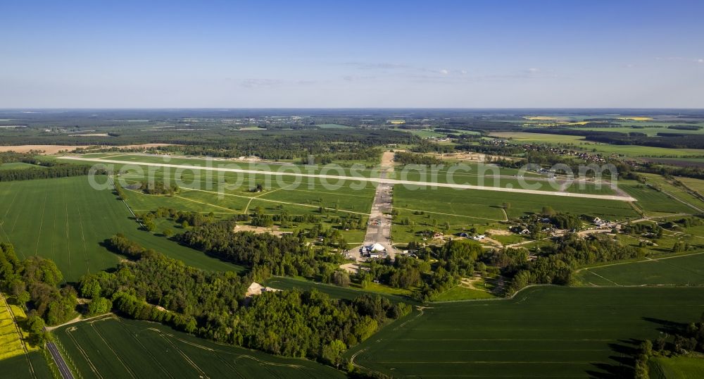 Aerial photograph Lärz - Grounds of Mueritz Airpark in Laerz in Mecklenburg - Western Pomerania. The former military airfield, the airfield Rechlin is used for civilian today