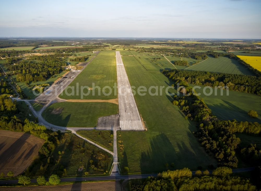 Lärz from the bird's eye view: Grounds of Mueritz Airpark in Laerz in Mecklenburg - Western Pomerania. The former military airfield, the airfield Rechlin is used for civilian today