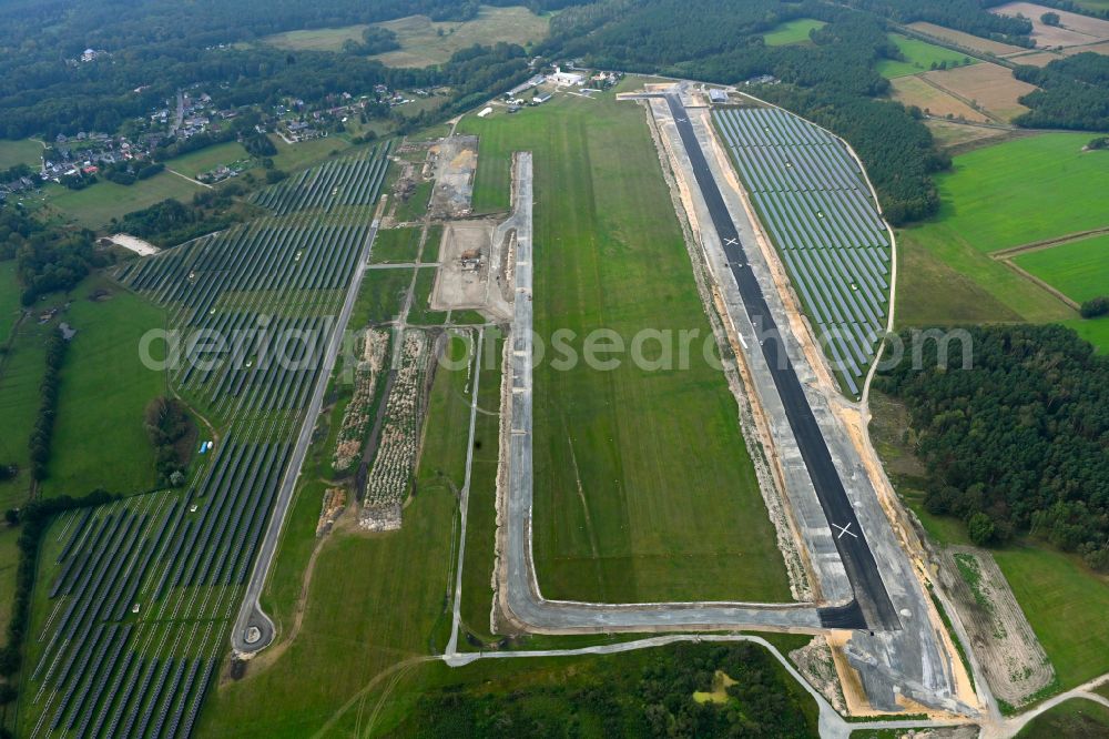 Neuhausen from above - Runway with tarmac terrain of airfield Flugplatzgesellschaft Cottbus/Neuhausen mbH on place Am Flugplatz in Neuhausen in the state Brandenburg, Germany