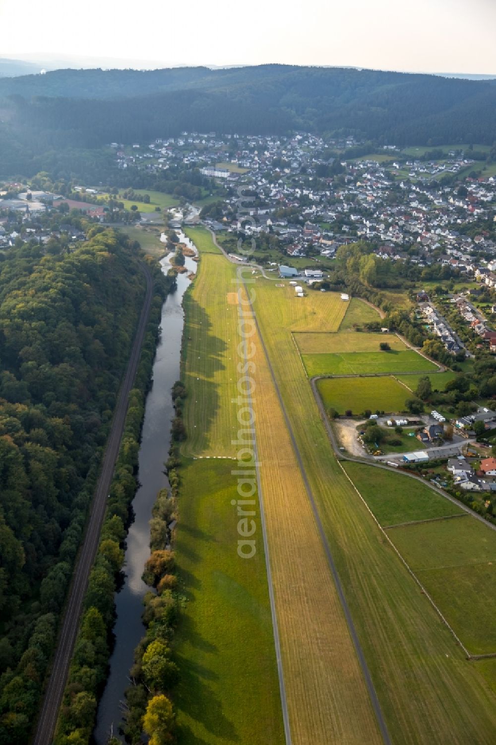 Arnsberg from the bird's eye view: Airfield Oeventrop in the district Oeventrop in Arnsberg in the state of North Rhine-Westphalia, Germany