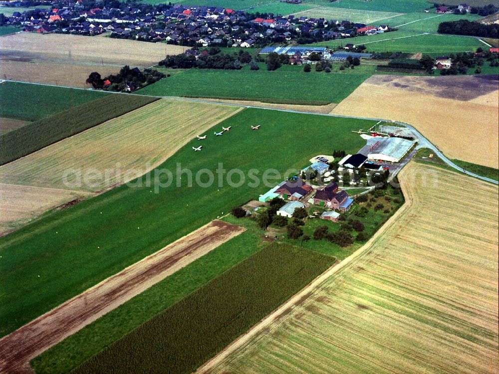 Kamp-Lintfort from above - Runway with tarmac terrain of airfield in the district Alpsray in Kamp-Lintfort in the state North Rhine-Westphalia