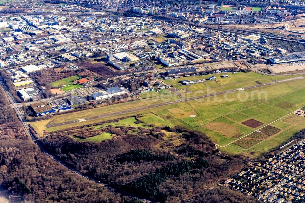 Aerial photograph Freiburg im Breisgau - Runway with tarmac terrain of airfield in the district Bruehl in Freiburg im Breisgau in the state Baden-Wurttemberg, Germany