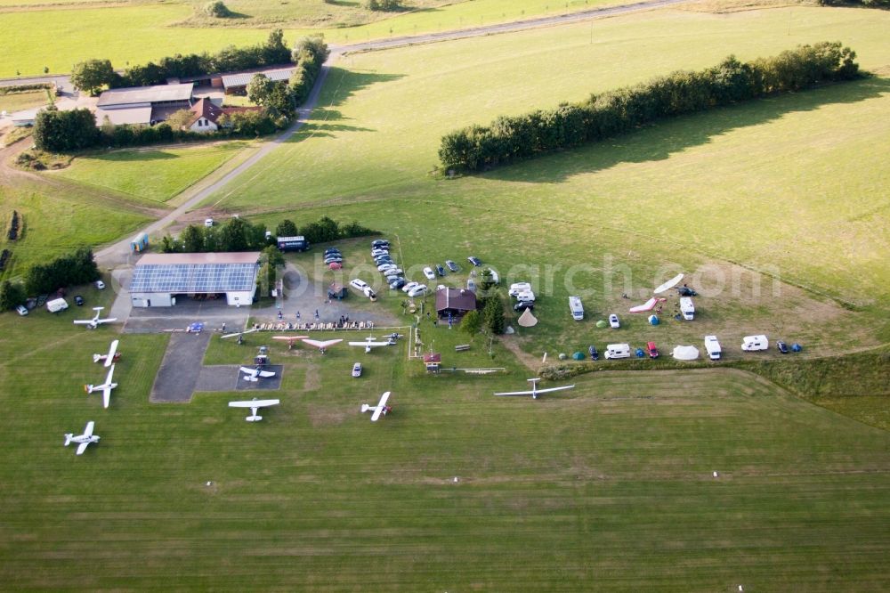 Hosenfeld from above - Runway with tarmac terrain of airfield UL Pilotes from Jossa in the district Jossa in Hosenfeld in the state Hesse, Germany