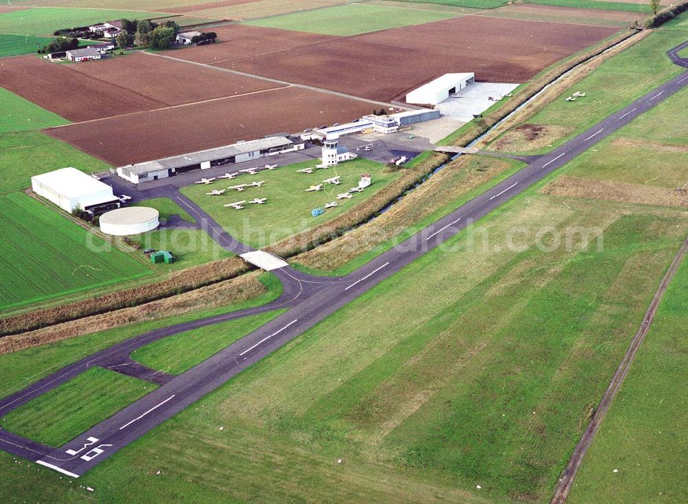 Reichelsheim bei FRA from above - Flugplatz Reicheslheim bei Frankfurt / Main in Hessen.