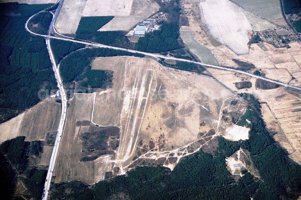 Aerial photograph Saarmund / BRB - Flugplatz Saarmund bei Michendorf am Berliner Ring aus 10000ft Höhe.