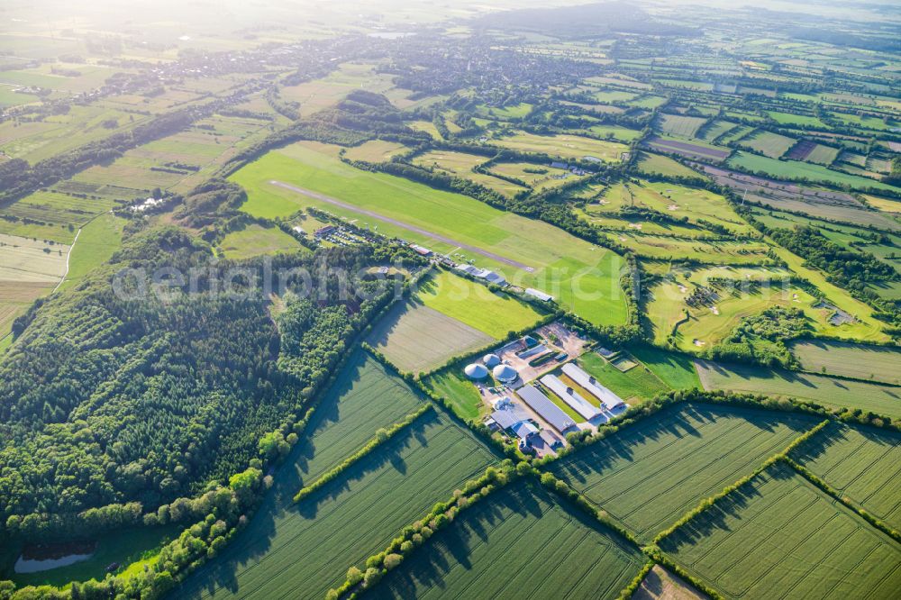 Aerial image Sankt Michaelisdonn - Runway with tarmac terrain of airfield in Sankt Michaelisdonn in the state Schleswig-Holstein, Germany