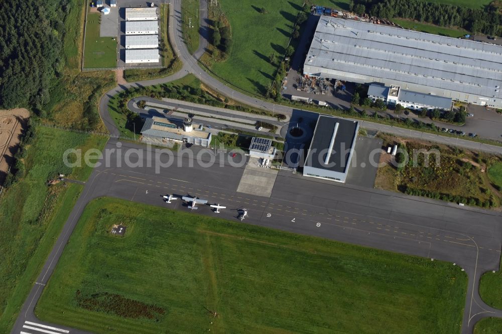 Aerial image Jahnsdorf Erzgebirge - Runway with tarmac terrain of airfield Verkehrslandeplatz Chemnitz/ Jahnsdorf GmbH on Wilhermsdorfer Strasse in Jahnsdorf Erzgebirge in the state Saxony