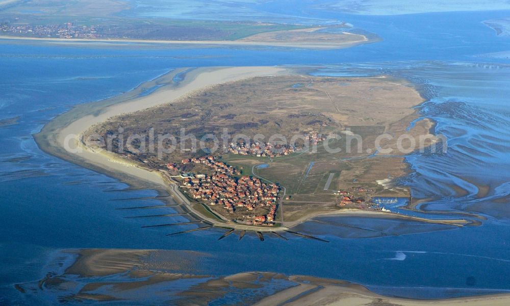 Juist from above - Runway with tarmac terrain of airfield in Juist in the state Lower Saxony