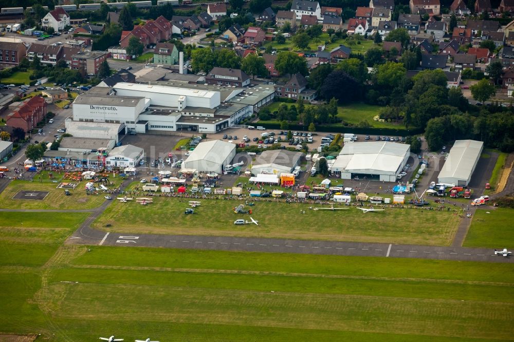 Hamm from the bird's eye view: Aerodrome and flight day on the grounds of the Hamm-Lippewiesen in Hamm in North Rhine-Westphalia