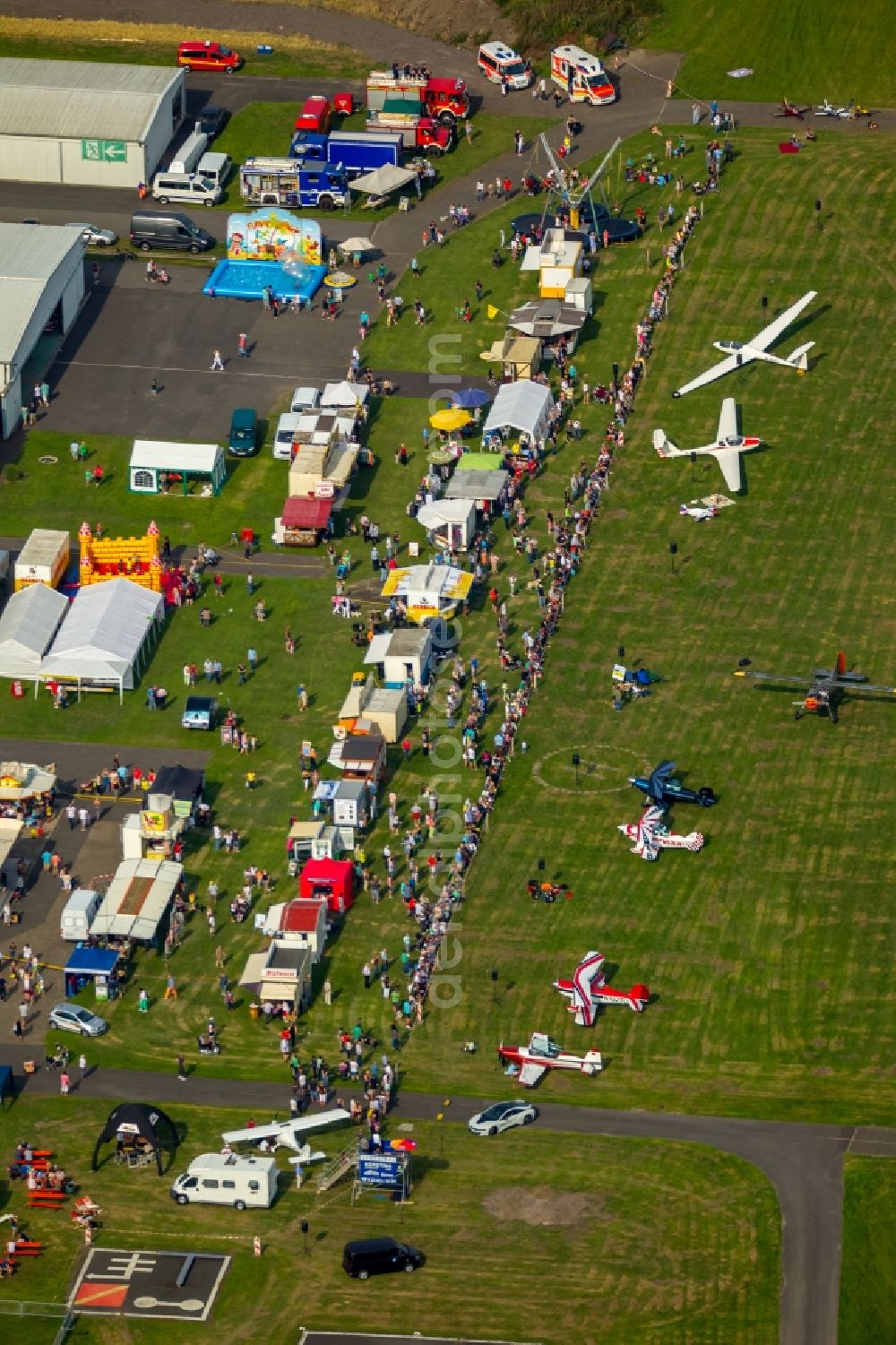 Hamm from above - Aerodrome and flight day on the grounds of the Hamm-Lippewiesen in Hamm in North Rhine-Westphalia