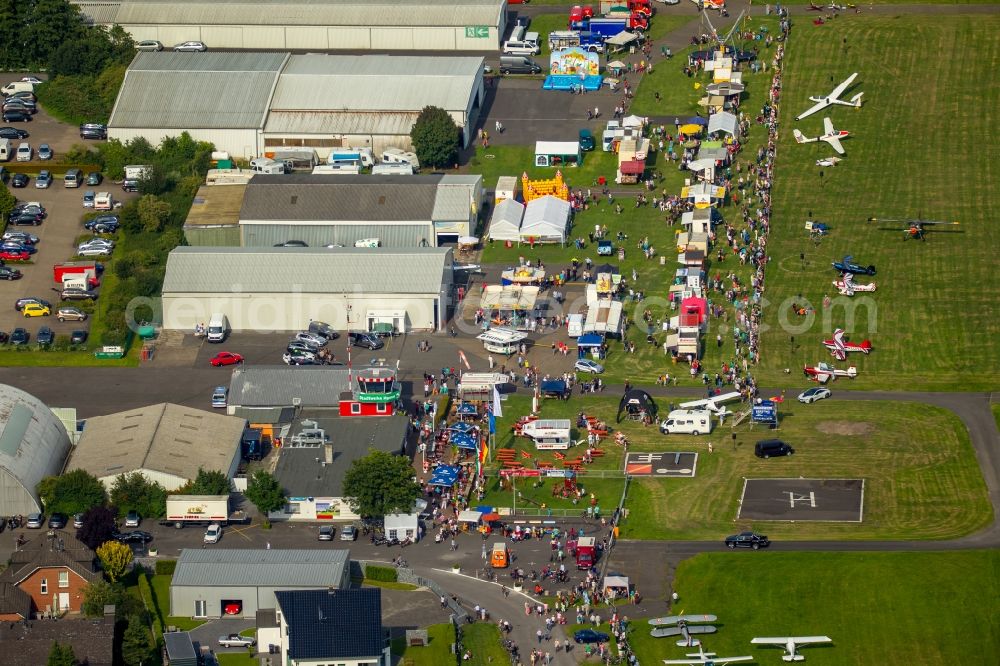 Hamm from the bird's eye view: Aerodrome and flight day on the grounds of the Hamm-Lippewiesen in Hamm in North Rhine-Westphalia