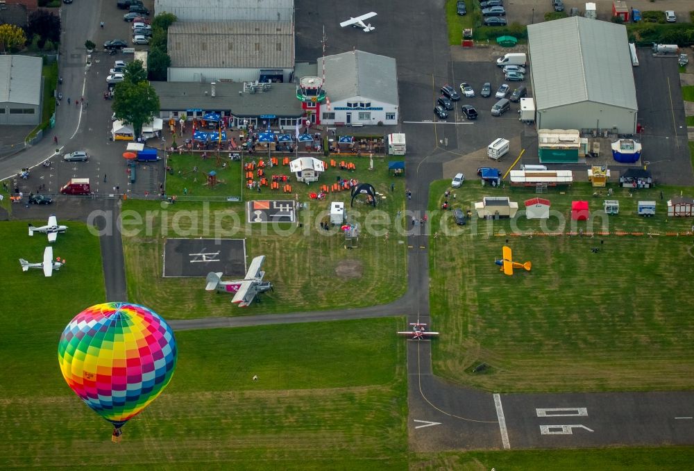 Hamm from the bird's eye view: Aerodrome and flight day on the grounds of the Hamm-Lippewiesen in Hamm in North Rhine-Westphalia