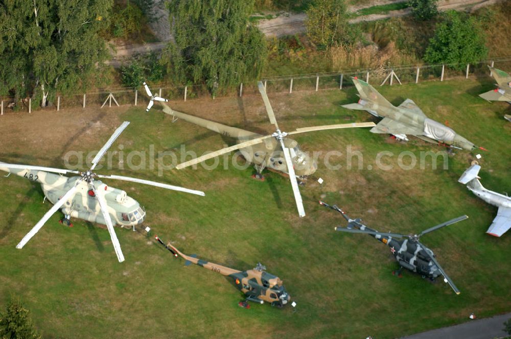 Cottbus from above - Blick auf das Flugplatzmuseum Cottbus in Brandenburg. Das Museum befindet sich auf einem Areal von über 20.000 Quadratmetern und präsentiert mit Militärflugzeugen, Agrarfliegern und Helikoptern die Geschichte der Luftfahrt. Kontakt: Flugplatzmuseum Cottbus e.V., Fichtestr. 1, 03046 Cottbus, Tel. +49 035 532 004,