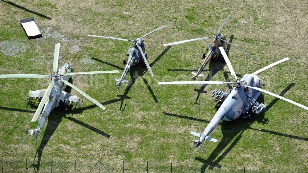 Cottbus from the bird's eye view: Blick auf das Flugplatzmuseum auf dem Gelände des ehemaligen Flugplatzes. Auf einem Areal von über 20.000 Quadratmetern stehen Militärflugzeuge, Agrarflieger und Helikopter sowie Flugsicherungs- und Kfz-Technik aus der Geschichte der Luftfahrt. Alle Zeitabschnitte werden im Museum ausführlich in Bildern und Dokumenten präsentiert. View of the Airfield Museum on the site of the former airfield Cottbus. Covering an area of 20,000 square meters military aircrafts, agricultural aircraft and helicopters and also air traffic control and vehicle technology from the history of aviation are shown. All periods are presented in detail in the museum's images and documents.