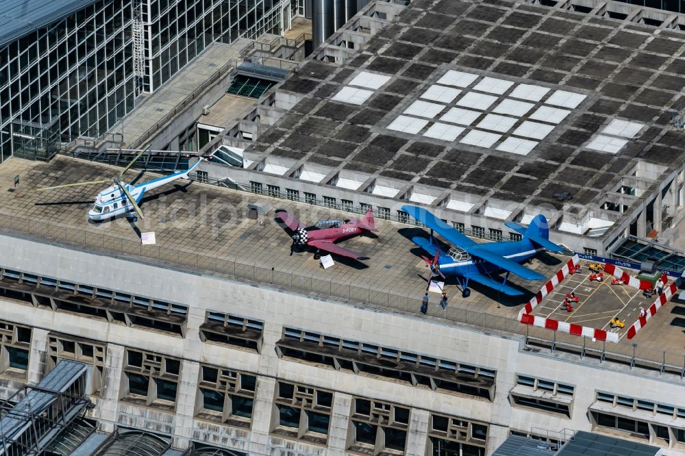 Aerial photograph Stuttgart - Aircraft auf of Besucherterrasse on the airport in Stuttgart in the state Baden-Wuerttemberg, Germany