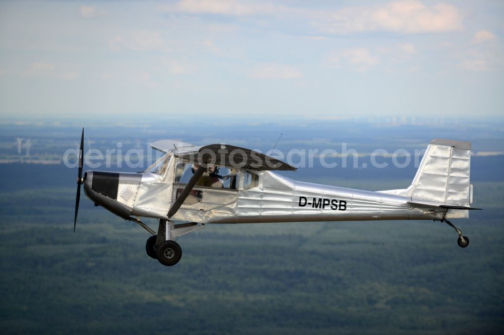 Aerial image Beiersdorf-Freudenberg - - Ultraleichtflugzeug mit der Kennung D-MPSB Aircraft in flight over the airspace in Beiersdorf-Freudenberg in the state Brandenburg